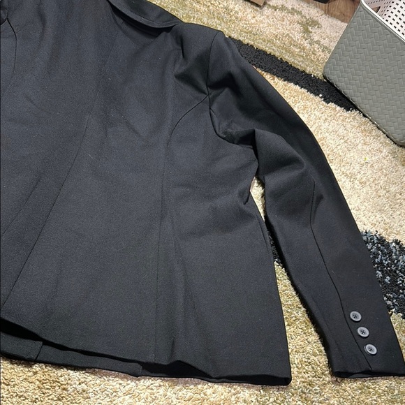 Torrid Black Women's Blazer Size 2 = 2X or 18-20 Nice Business Wear NWT - Picture 10 of 11